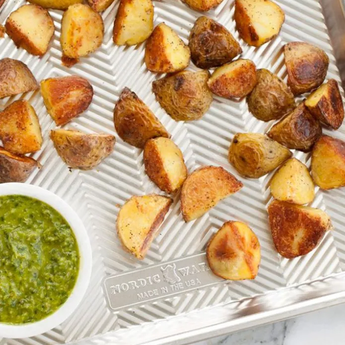 Bandeja de aluminio rectangular para hornear con estrías Naturals 41,2 x 28,5 cm - Nordic Ware