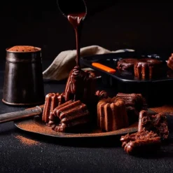 Bandeja molde antiadherente para 12 canelés - Acero al carbono - Le Creuset