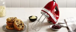 Batidora amasadora de mano o varillas eléctricas Crema - 5KHM9212 - KitchenAid
