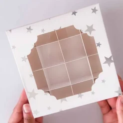 Cajas para 16 bombones o pasteles con ventana estrellas Navidad 15 x 15 x 3,5 cm (5)
