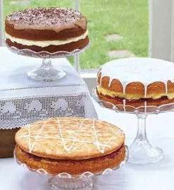 Clandestine Cake Club - Lynn Hill - Editorial Juventud