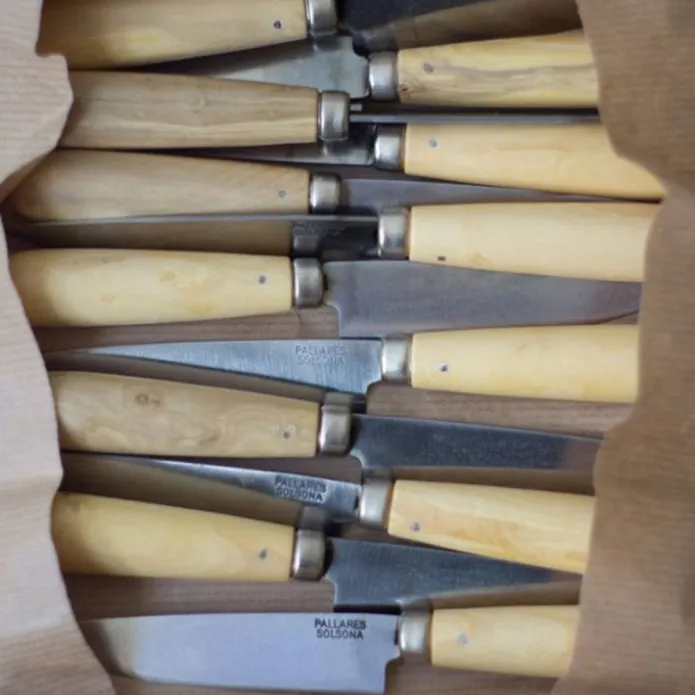 Cuchillo de cocina con mango de madera de boj 8 cm - Acero al carbono - Pallarès