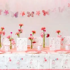 Guirnalda de papel flores y mariposas Tilly & Tigg - Talking Tables