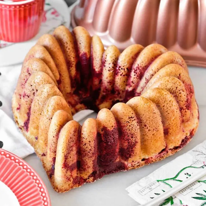 Molde Elegant Heart Bundt - Nordic Ware