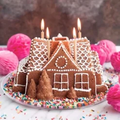 Molde Gingerbread House - Nordic Ware
