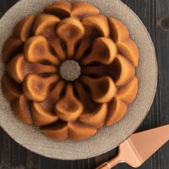 Molde Magnolia Bundt Pan - Nordic Ware