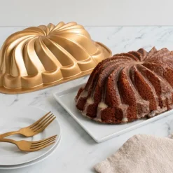 Molde Pirouette Loaf Pan - Nordic Ware