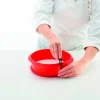 Molde redondo desmontable con pinza y plato de cerámica 23 cm - Lékué