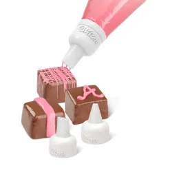 Set de 3 boquillas y adaptador para decorar con Candy Melts - Wilton