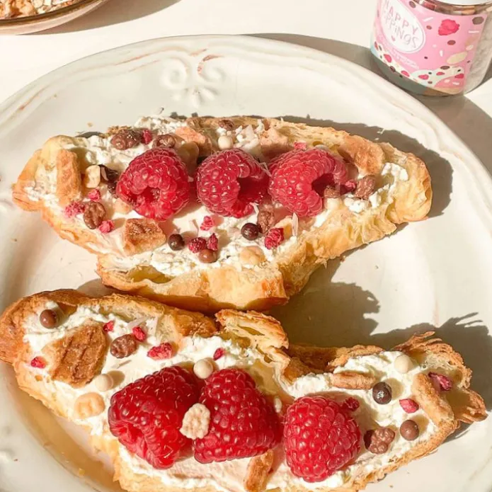 Sprinkles Topping Berrylicious Coco Twist 40 g - Happy Sprinkles