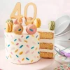 Topper número "6" acrílico dorado efecto espejo 8 cm